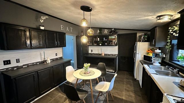 904 S 14Th Street, Goshen, IN 46526