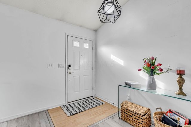 5590 Westerville Crossing Drive, Westerville, OH 43081