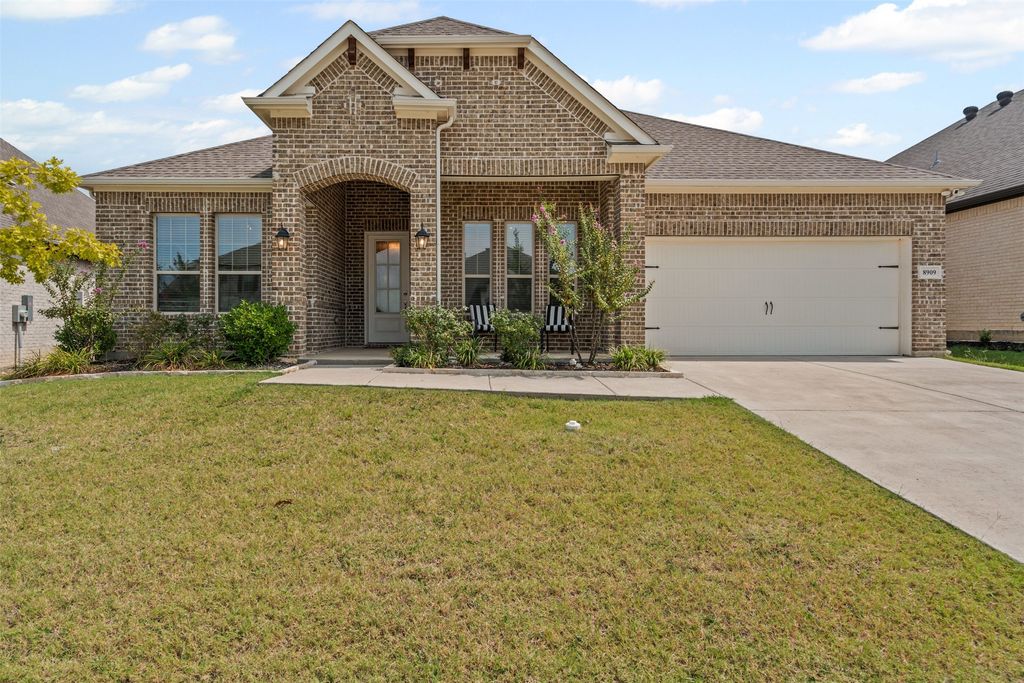 8909 Saddle Free Trail, Fort Worth, TX 76123