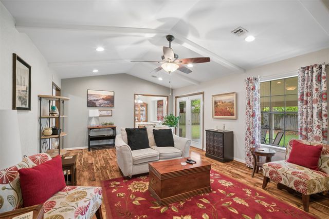208 N Hemlock Avenue, Broken Arrow, OK 74012