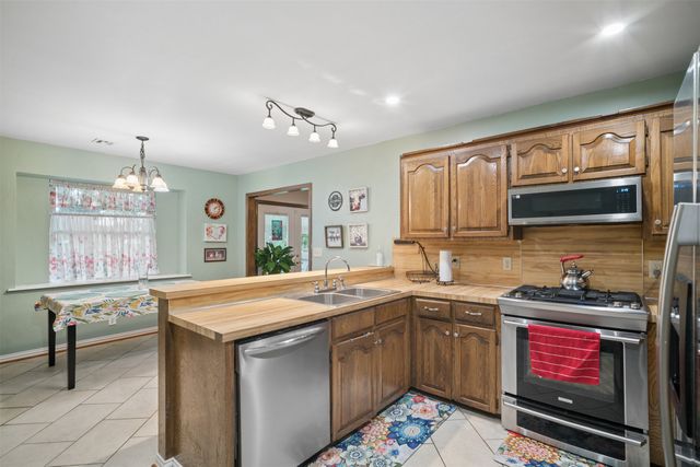 208 N Hemlock Avenue, Broken Arrow, OK 74012