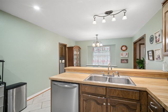 208 N Hemlock Avenue, Broken Arrow, OK 74012