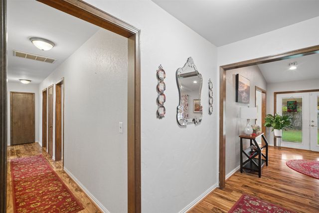 208 N Hemlock Avenue, Broken Arrow, OK 74012