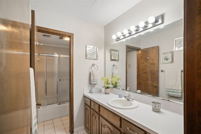 208 N Hemlock Avenue, Broken Arrow, OK 74012