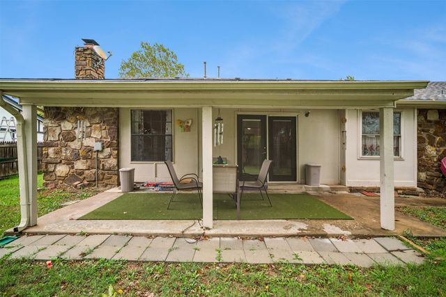 208 N Hemlock Avenue, Broken Arrow, OK 74012