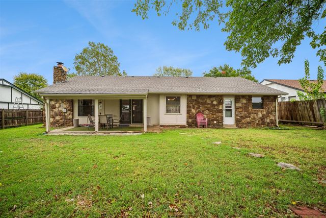 208 N Hemlock Avenue, Broken Arrow, OK 74012