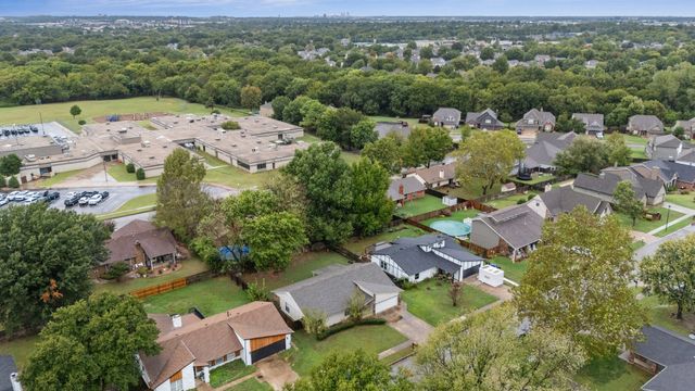 208 N Hemlock Avenue, Broken Arrow, OK 74012