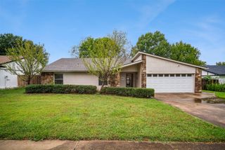 208 N Hemlock Avenue, Broken Arrow, OK 74012