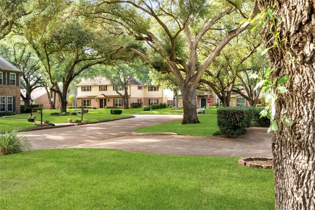707 Center Hill Drive, Houston, TX 77079