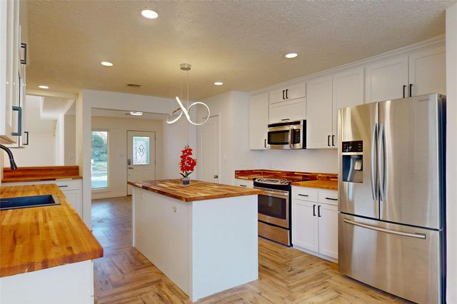 707 Center Hill Drive, Houston, TX 77079