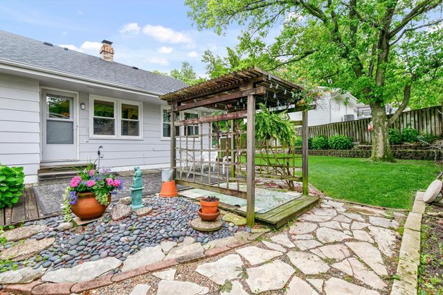 1236 20th Street, West Des Moines, IA 50265
