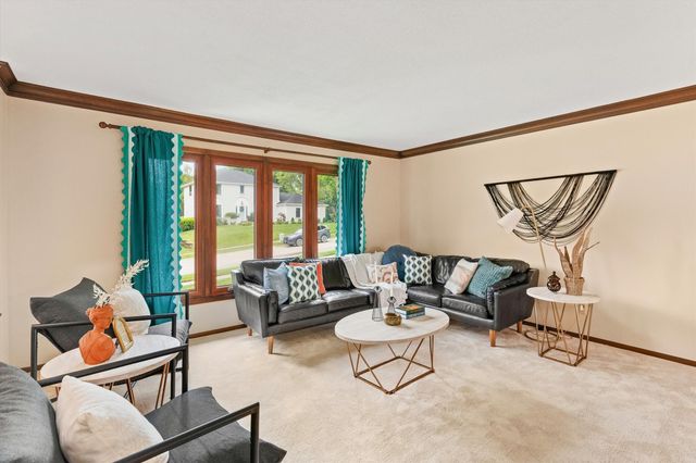 1236 20th Street, West Des Moines, IA 50265