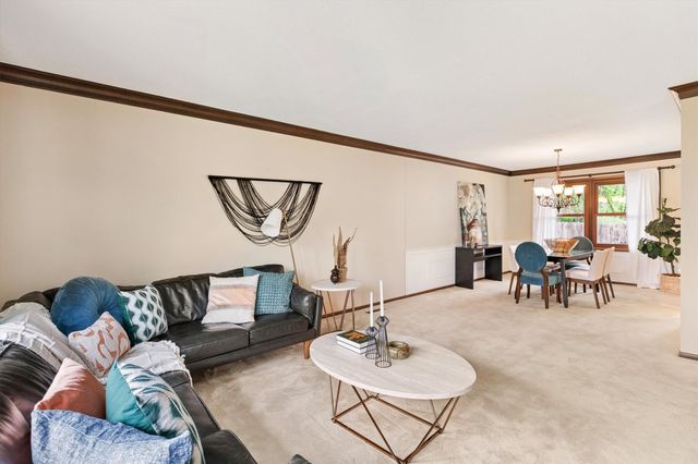 1236 20th Street, West Des Moines, IA 50265