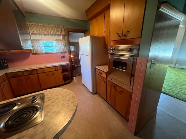 33 Dewey, Methuen, MA 01844