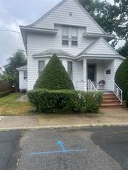 33 Dewey, Methuen, MA 01844
