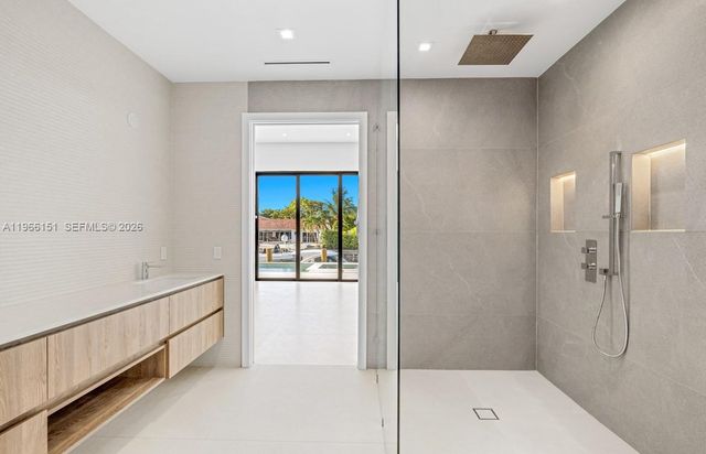 2050 S Hibiscus Dr, North Miami, FL 33181