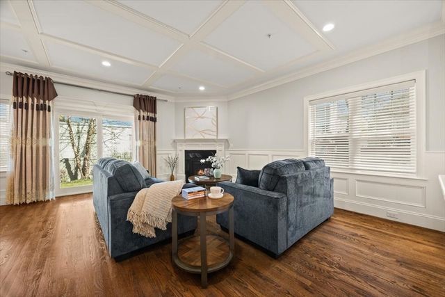 20 Dalby St 20, Newton, MA 02458