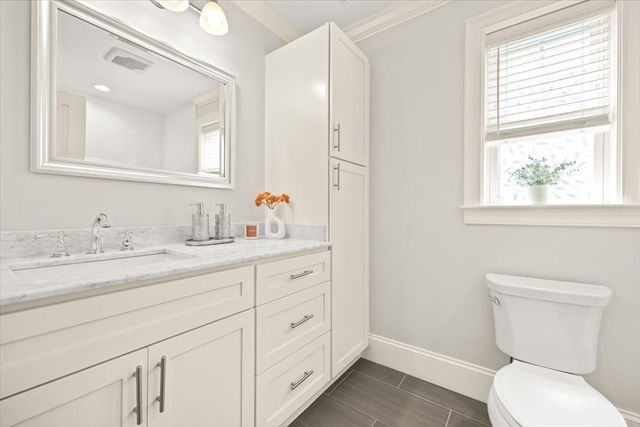 20 Dalby St 20, Newton, MA 02458