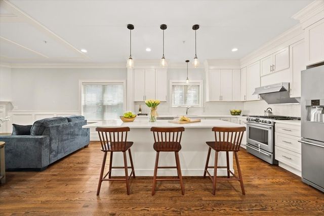 20 Dalby St 20, Newton, MA 02458