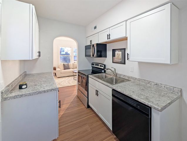 4117 5th Avenue, Des Moines, IA 50313