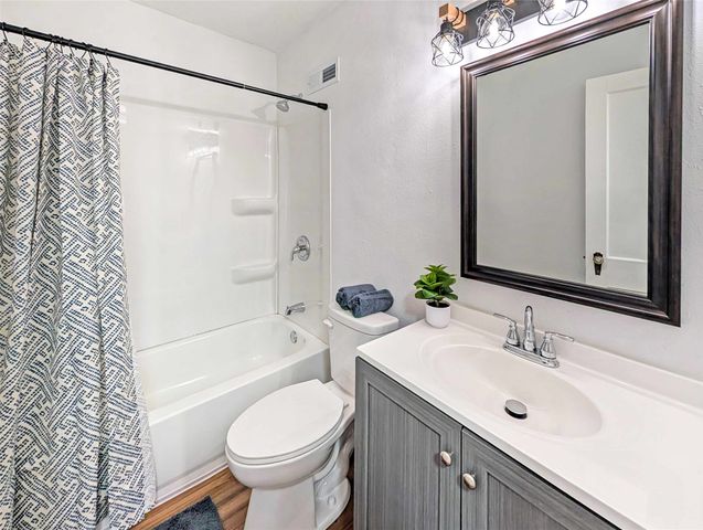 4117 5th Avenue, Des Moines, IA 50313