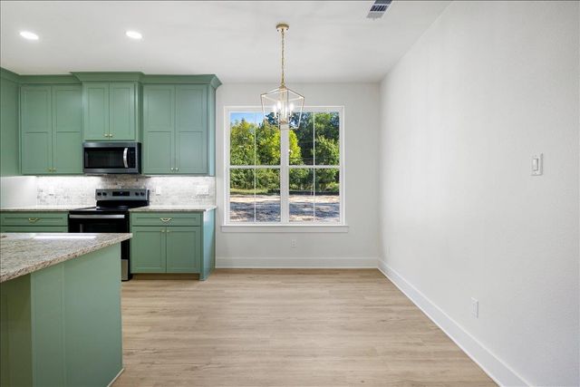 1674 Russell Drive, Longview, TX 75602