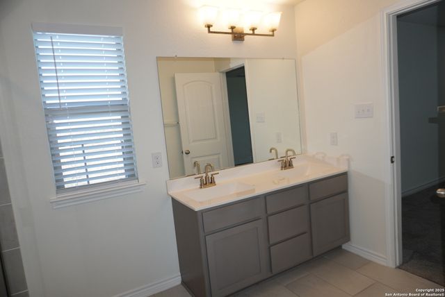 4809 PARK GLN, Marion, TX 78124