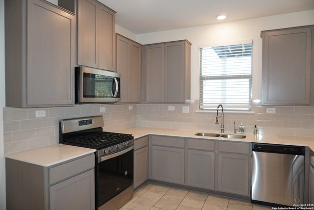 4809 PARK GLN, Marion, TX 78124