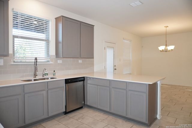 4809 PARK GLN, Marion, TX 78124