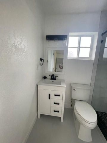 7871 NW 181st Street, Hialeah, FL 33015