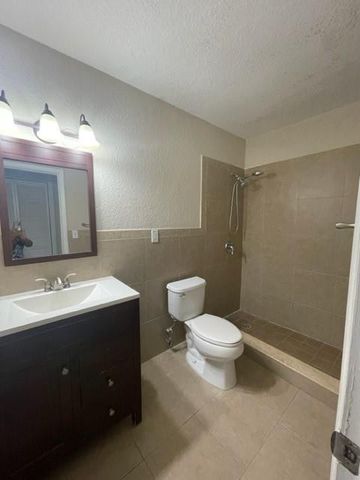 7871 NW 181st Street, Hialeah, FL 33015