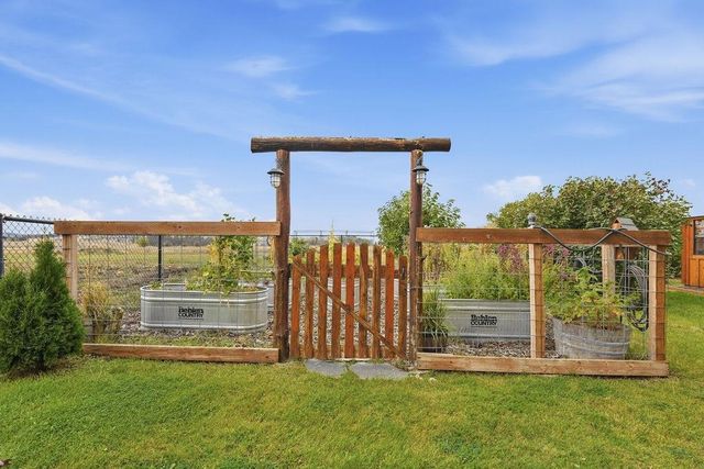 19710 E 8TH Ave, Greenacres, WA 99016