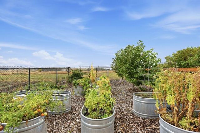 19710 E 8TH Ave, Greenacres, WA 99016