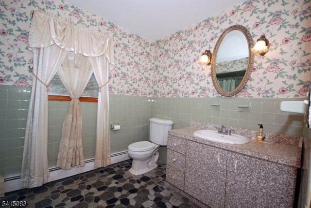 28 Overlook Rd, Little Falls Twp., NJ 07424