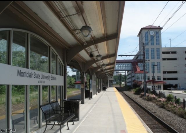 28 Overlook Rd, Little Falls Twp., NJ 07424