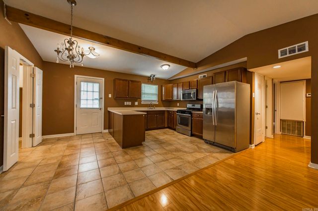 133 Lonsdale Circle, Jacksonville, AR 72076