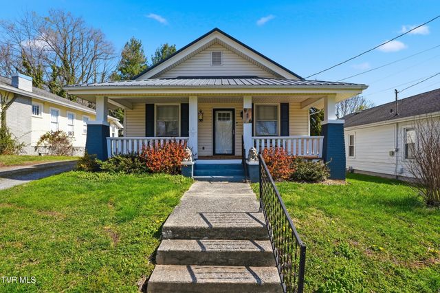 916 East Hillcrest Drive, Johnson City, TN 37604