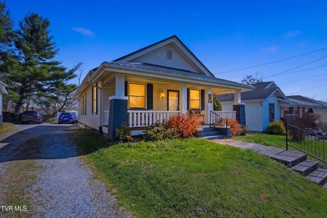 916 East Hillcrest Drive, Johnson City, TN 37604