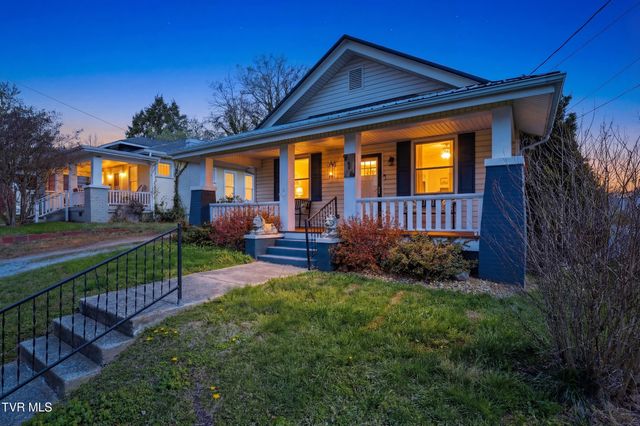 916 East Hillcrest Drive, Johnson City, TN 37604