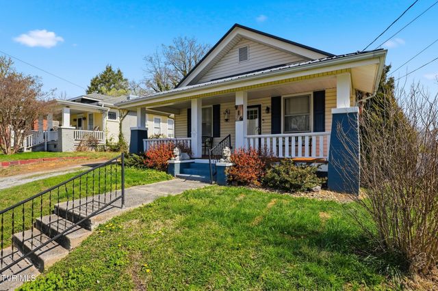 916 East Hillcrest Drive, Johnson City, TN 37604