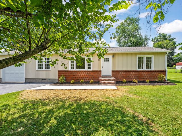 206 Elk Acre Dr, Estill Springs, TN 37330