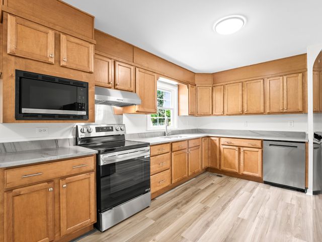 206 Elk Acre Dr, Estill Springs, TN 37330