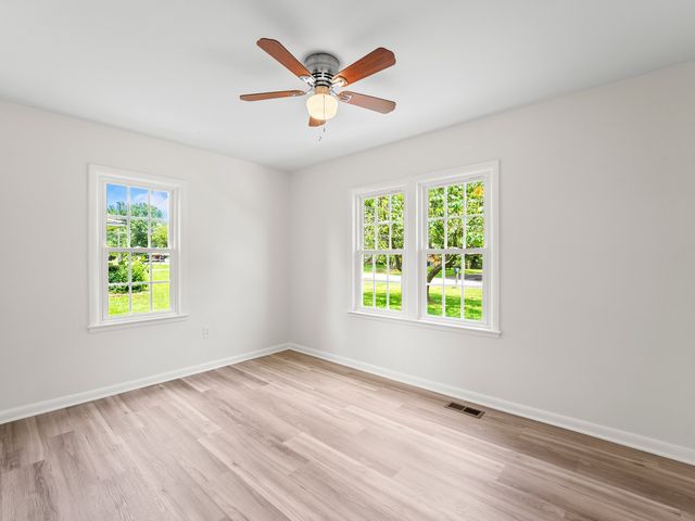 206 Elk Acre Dr, Estill Springs, TN 37330