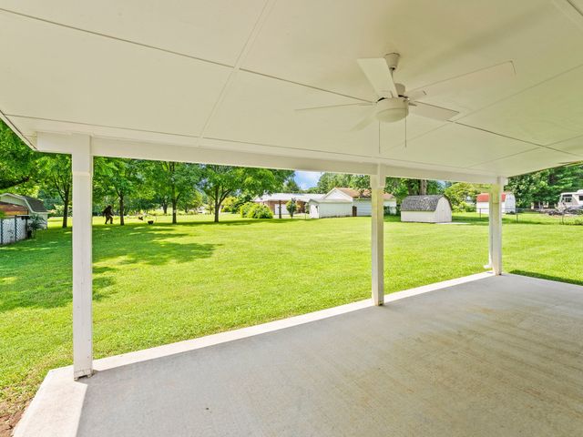 206 Elk Acre Dr, Estill Springs, TN 37330