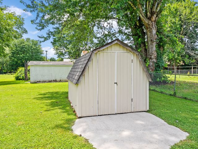 206 Elk Acre Dr, Estill Springs, TN 37330