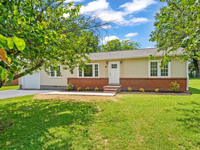 206 Elk Acre Dr, Estill Springs, TN 37330