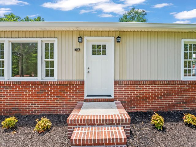 206 Elk Acre Dr, Estill Springs, TN 37330