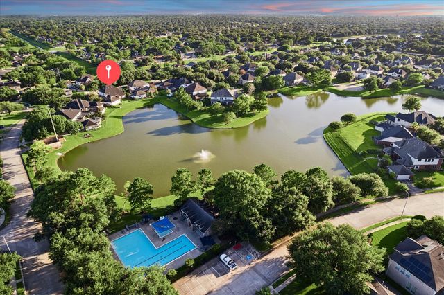 8503 Beacon Bend Lane, Pearland, TX 77008