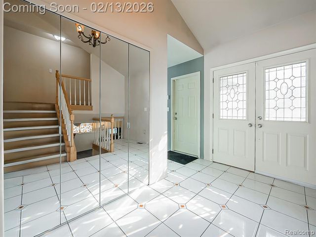 2365 Niagara Drive, Troy, MI 48083