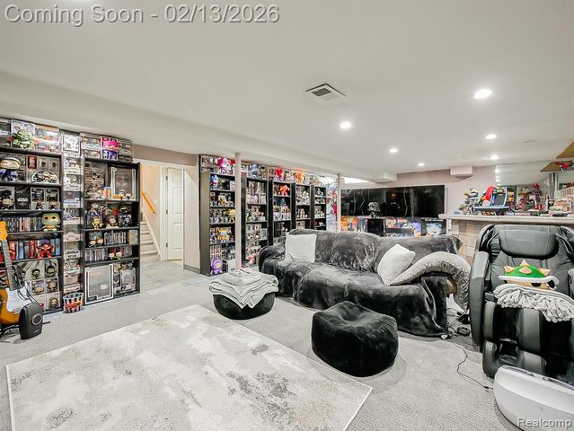 2365 Niagara Drive, Troy, MI 48083